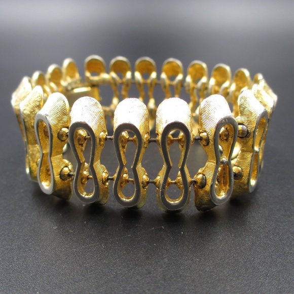 Jewelry - Vintage 8 Inch Gold Tone Rustic Worn Bracelet